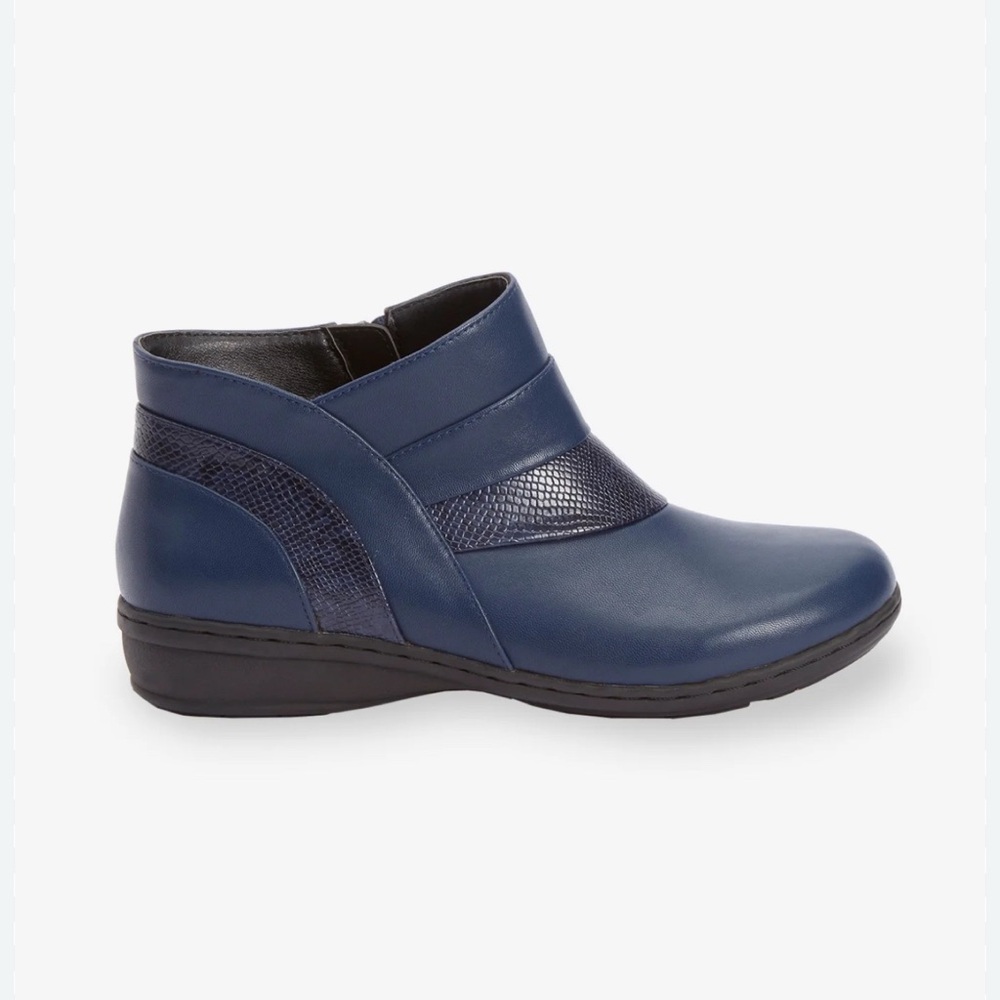 Comfortview The Jolene Winter Boots Blue Faux Leather  snake details Zipper 9WW
